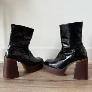 Chic Black Heeled Boots with Wooden Block Heel